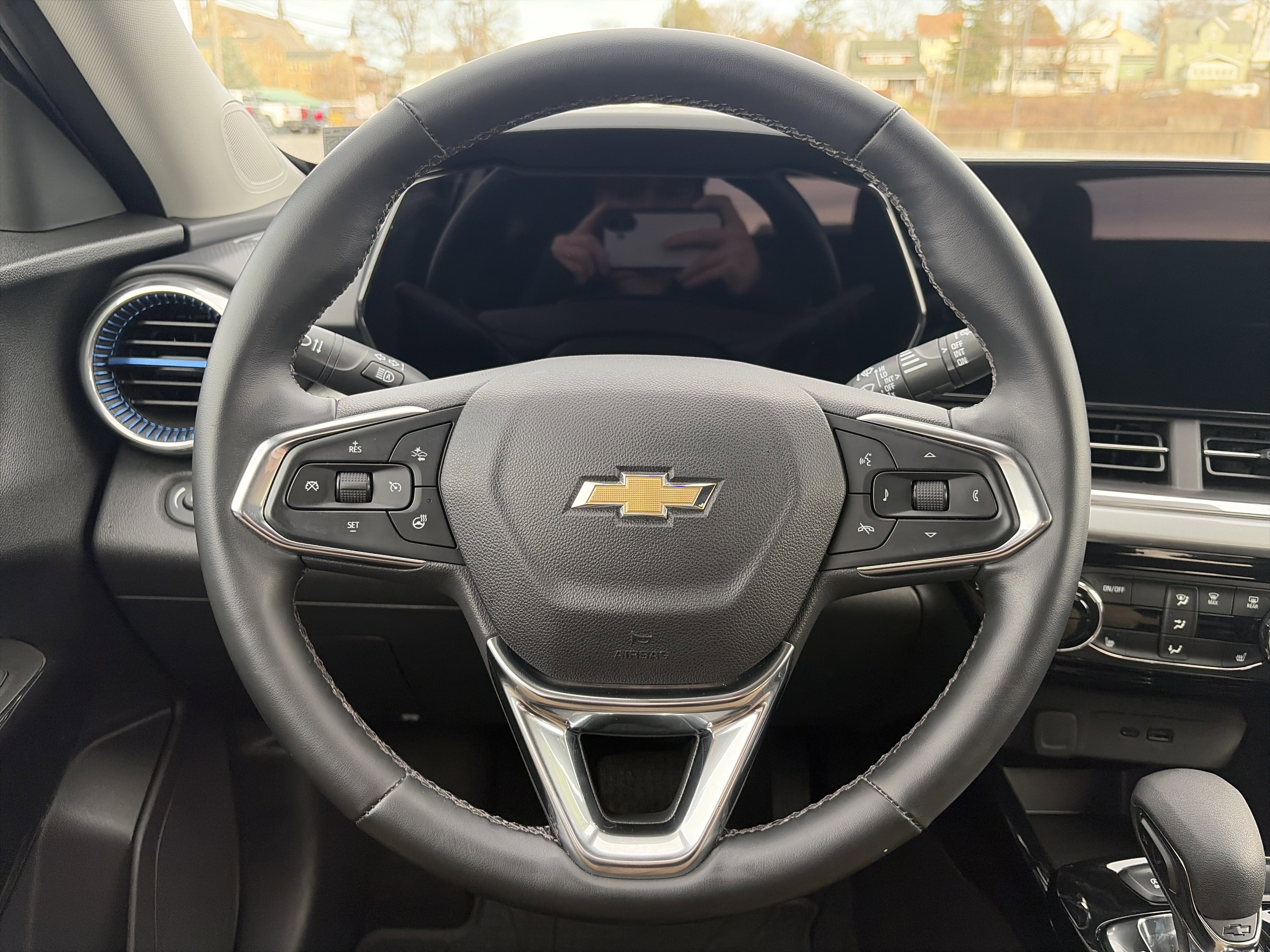 Used 2024 Chevrolet Trax LT w/ Driver Confidence Package image 17