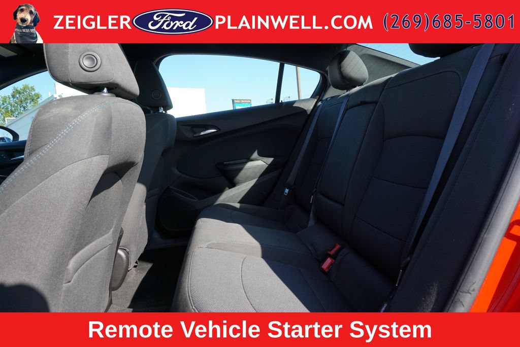 Used 2016 Chevrolet Cruze LT w/ Sun And Sound Package FWD image 10