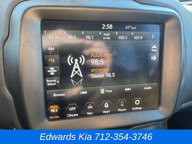 Used 2022 Jeep Renegade Latitude image 10