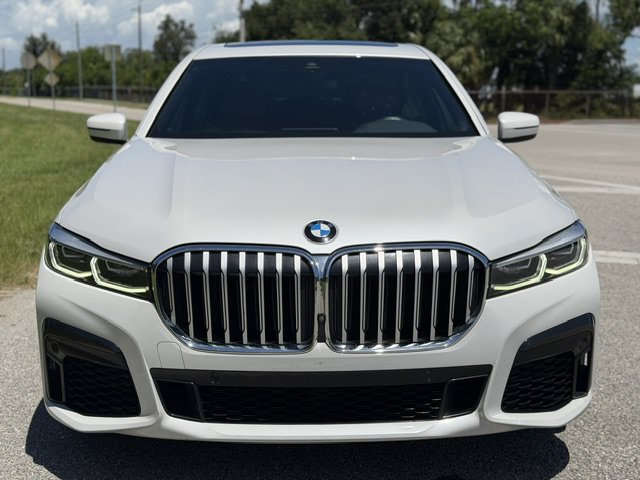Used 2021 BMW 740i xDrive w/ M Sport Package AWD/4WD image 8