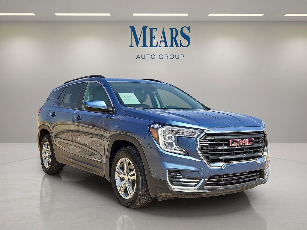 Used 2024 GMC Terrain SLE w/ Driver Convenience Package image 7