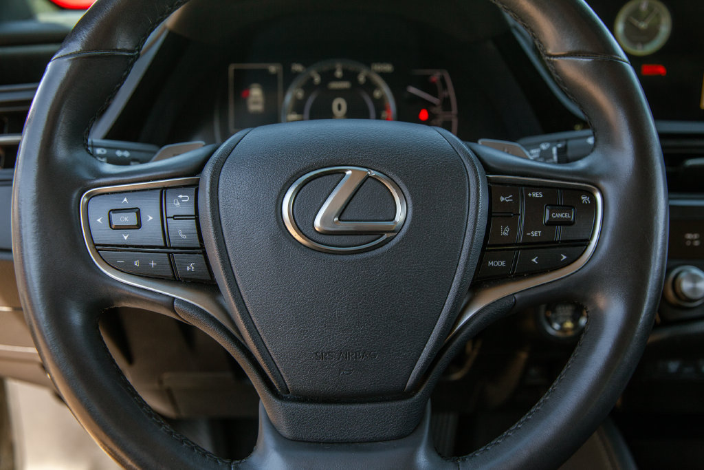 Used 2024 Lexus ES 350 w/ Premium Package FWD image 18