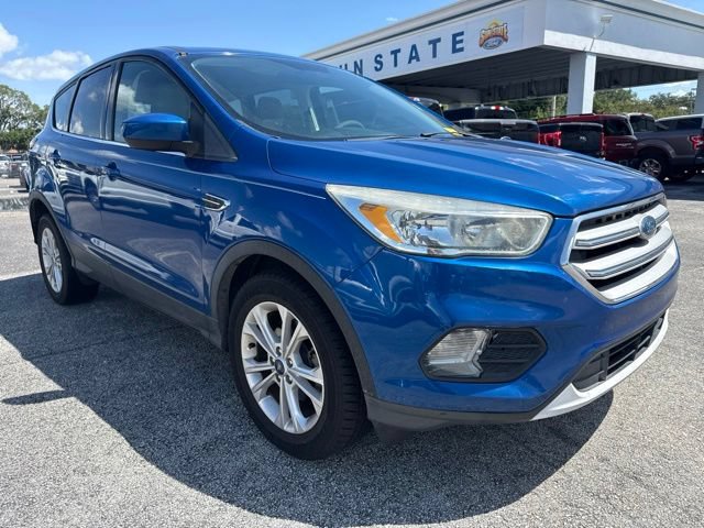 Used 2019 Ford Escape SE FWD image 3