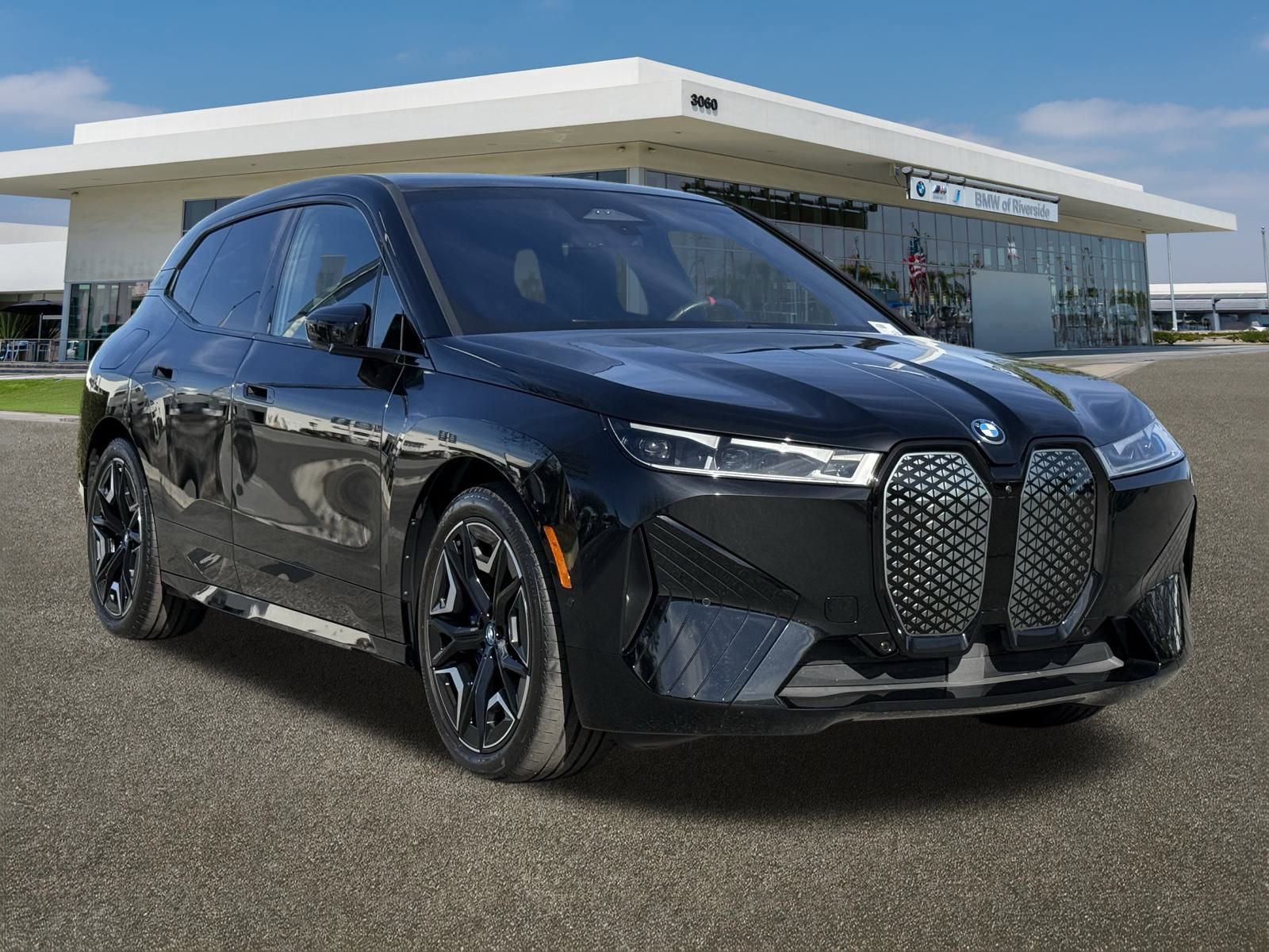 Used 2025 BMW iX M60 image 2