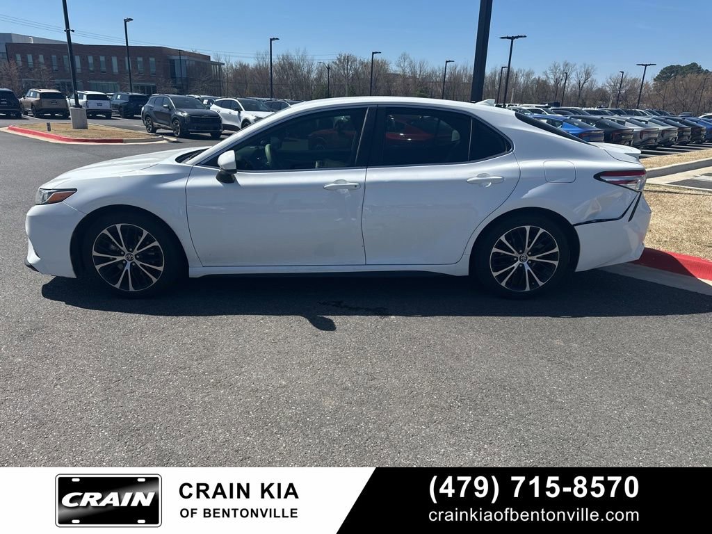 Used 2020 Toyota Camry SE image 5