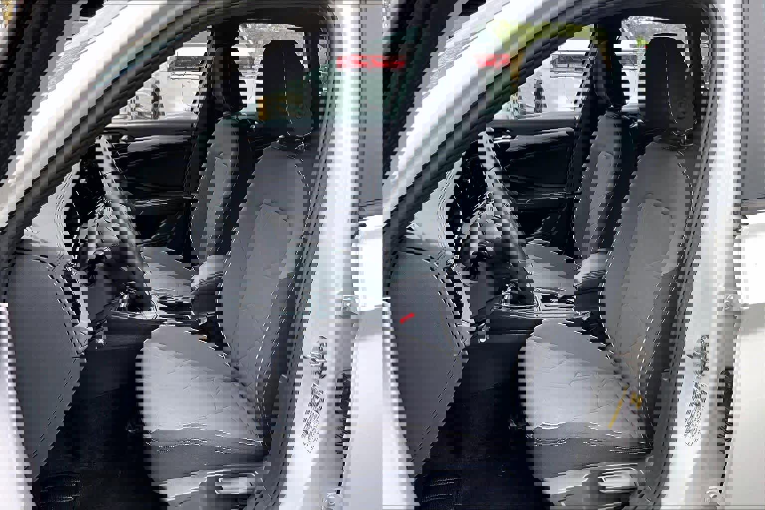 Used 2025 Volkswagen Jetta Sport image 9