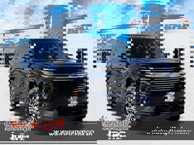 Used 2025 Chevrolet Traverse LT video 1