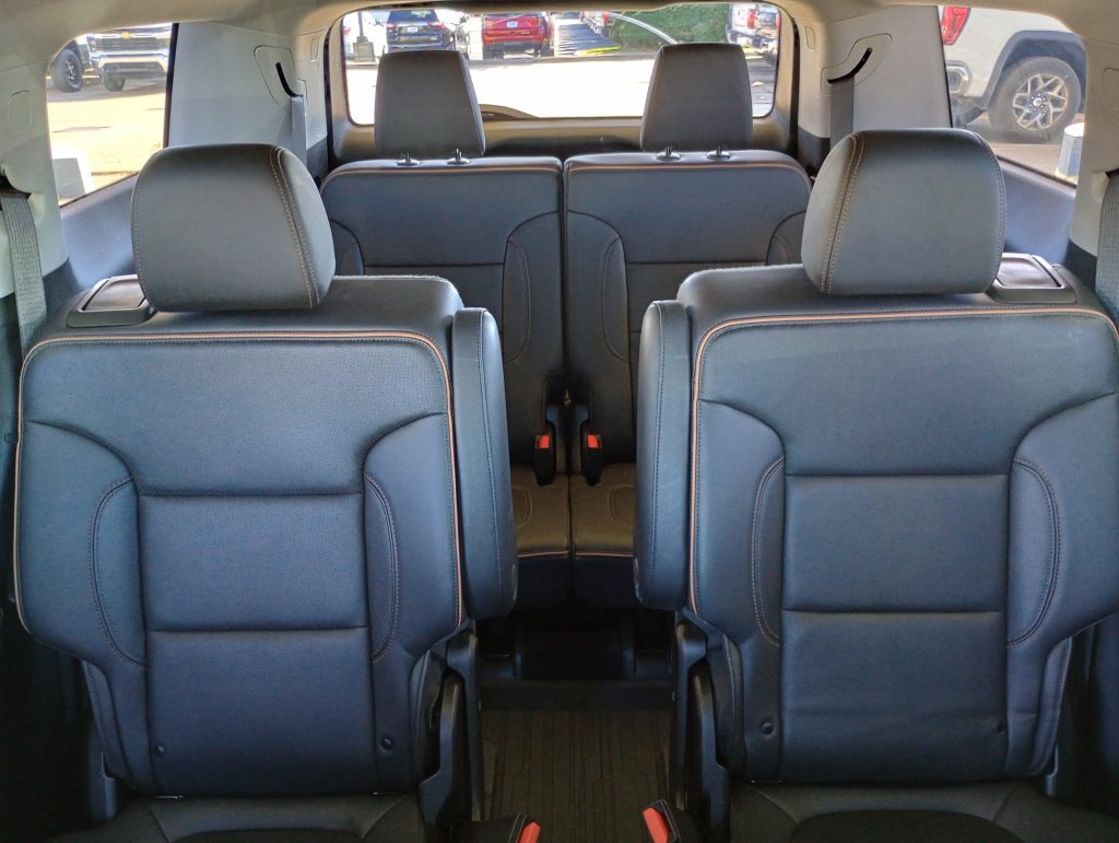 Used 2023 GMC Acadia AT4 w/ Preferred Package AWD/4WD image 24