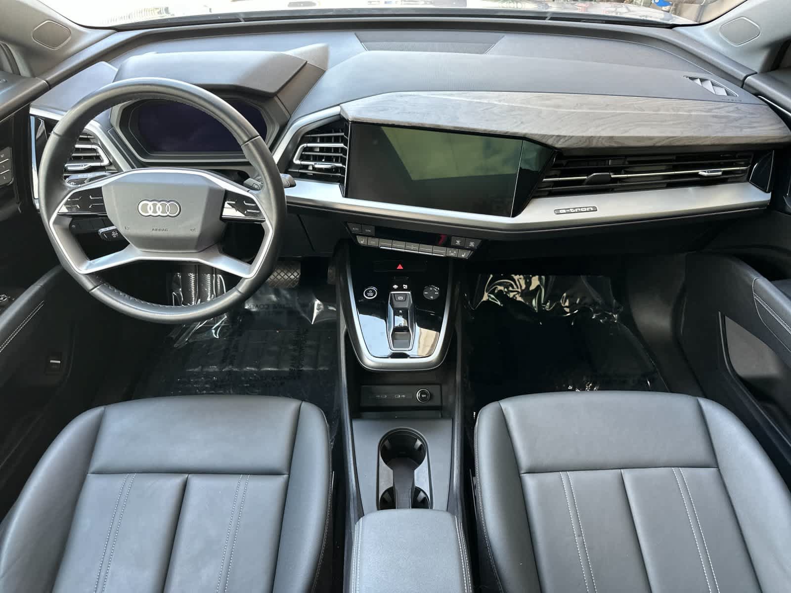 Used 2024 Audi Q4 e-tron Premium AWD/4WD image 3