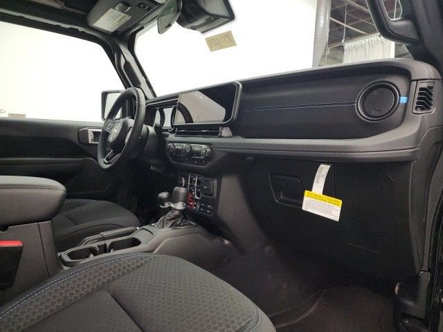 New 2025 Jeep Wrangler Unlimited Rubicon 4xe w/ Convenience Group image 28