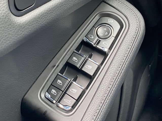 Certified 2024 Porsche Macan AWD/4WD image 22