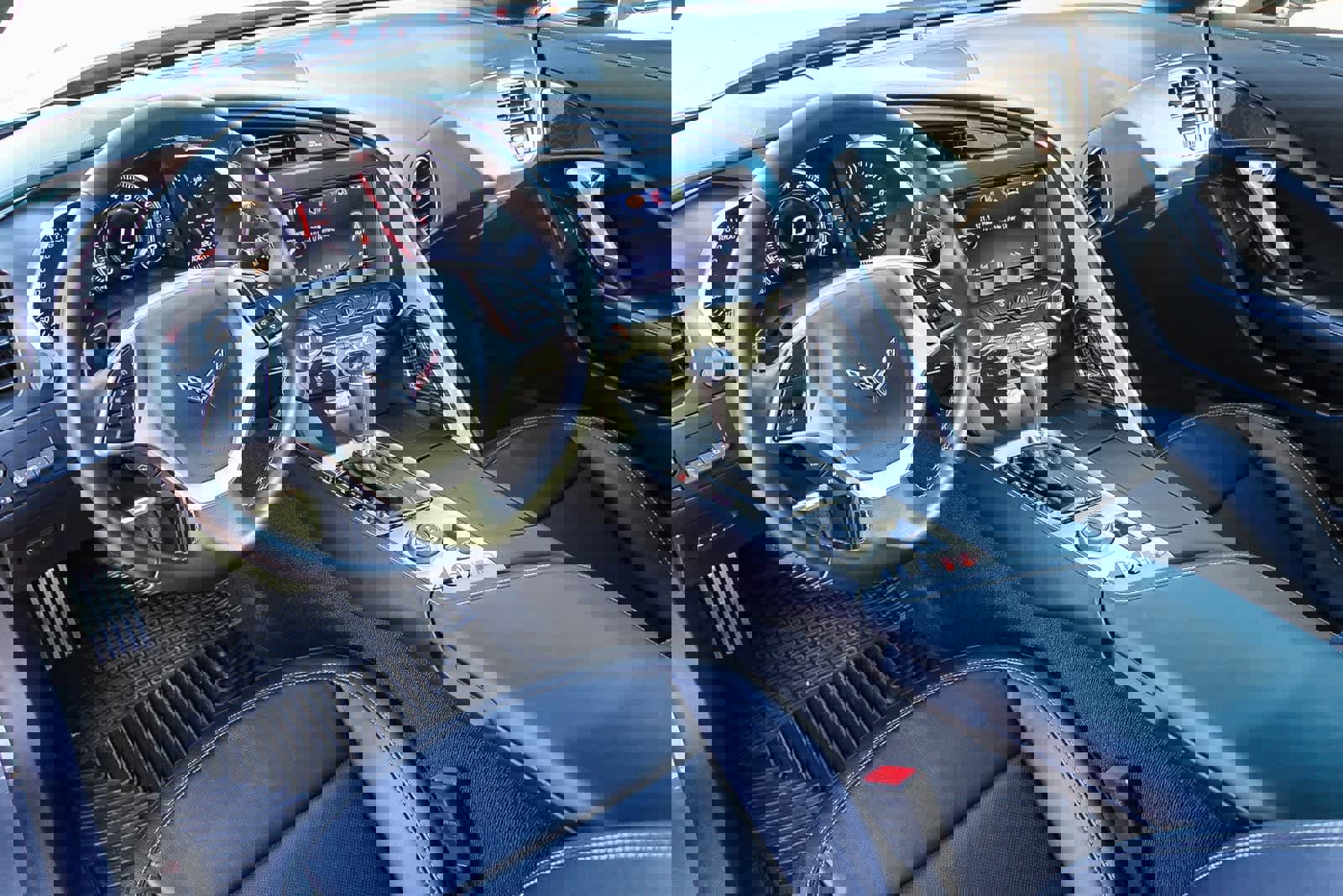 Used 2015 Chevrolet Corvette Stingray Coupe w/ 2LT Preferred Equipment Group image 4