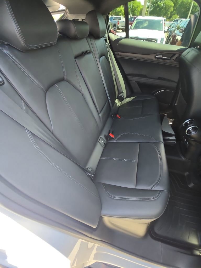 Used 2022 Alfa Romeo Stelvio Ti AWD/4WD image 12