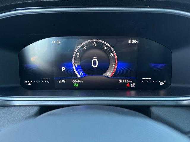 Certified 2025 Volkswagen Taos SE image 15