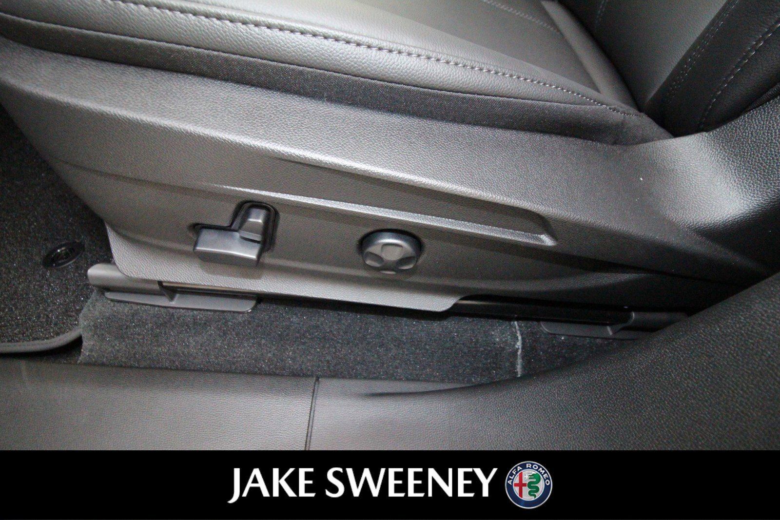 New 2022 Alfa Romeo Stelvio Sprint image 24