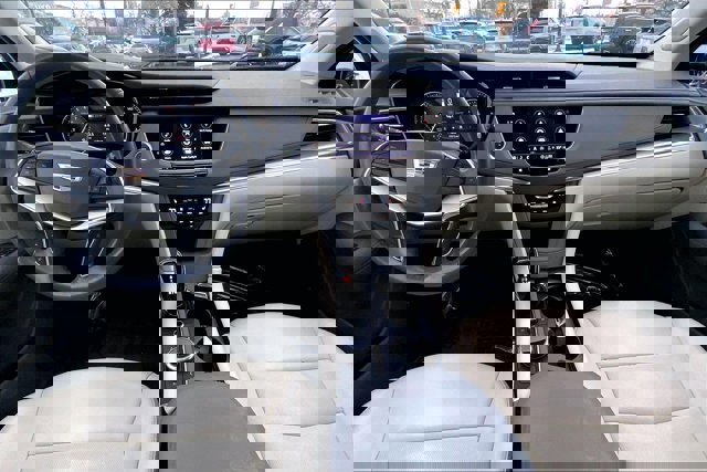 Used 2023 Cadillac XT5 Premium Luxury image 15