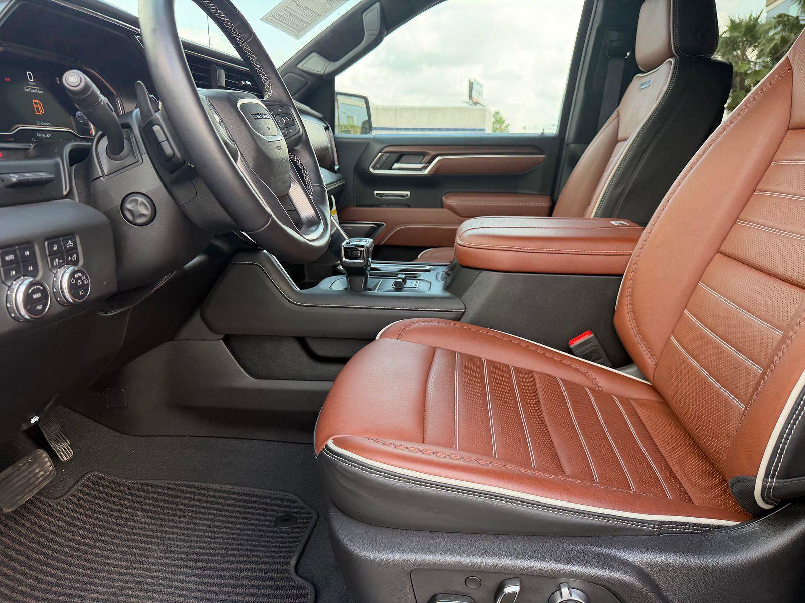 Used 2025 GMC Sierra 1500 Denali Ultimate AWD/4WD image 3