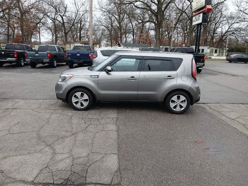Used 2015 Kia Soul FWD image 3