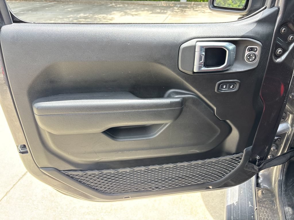 Used 2022 Jeep Gladiator Sport AWD/4WD image 15