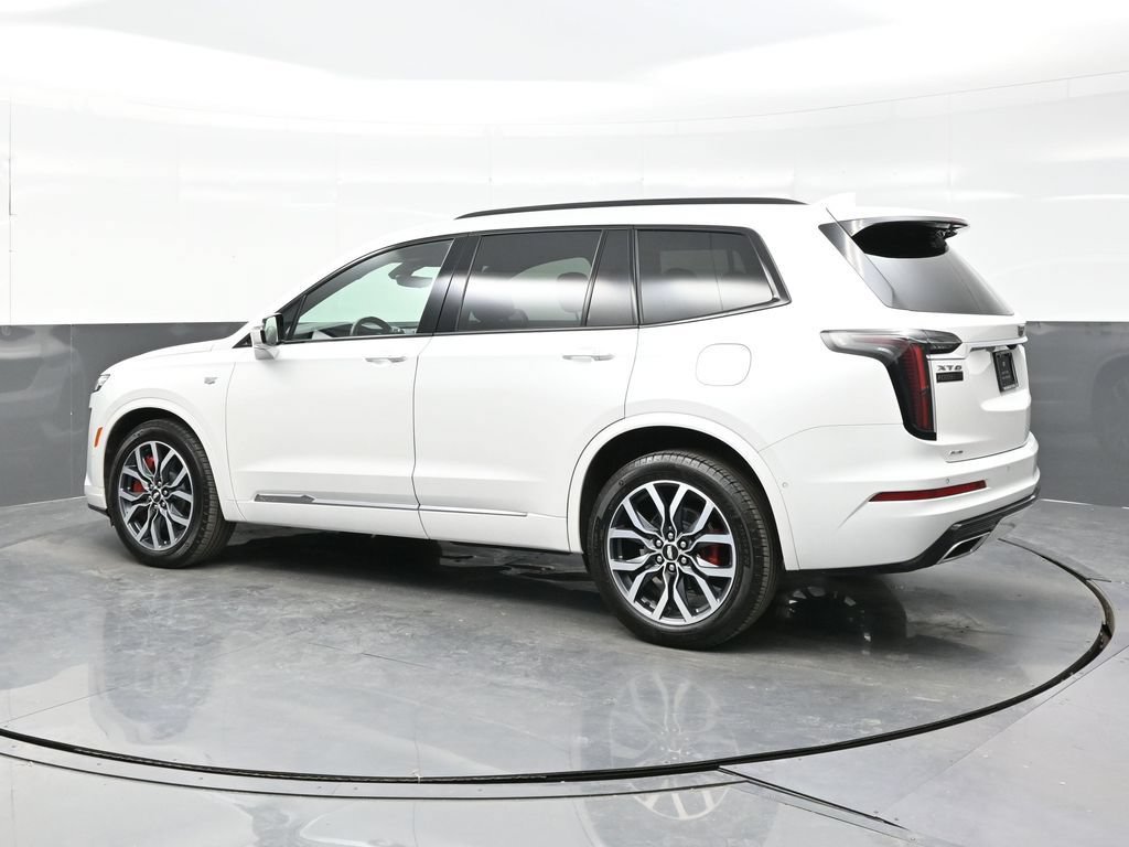 Certified 2025 Cadillac XT6 Sport w/ Platinum Package AWD/4WD image 4