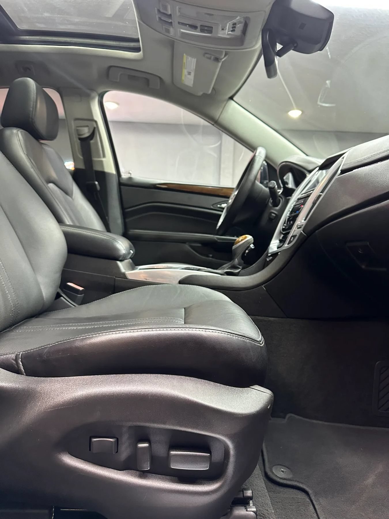Used 2013 Cadillac SRX Luxury w/ Driver Awareness Package FWD image 31