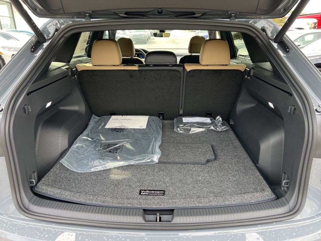 New 2026 Volkswagen Atlas Cross Sport SE image 13