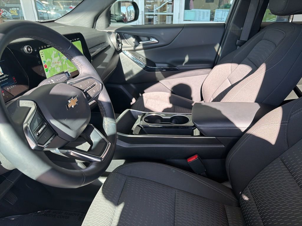 Used 2025 Chevrolet Equinox LT image 9