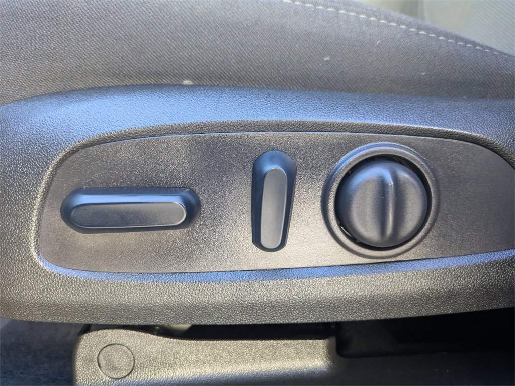 Used 2023 Chevrolet Traverse LT image 22