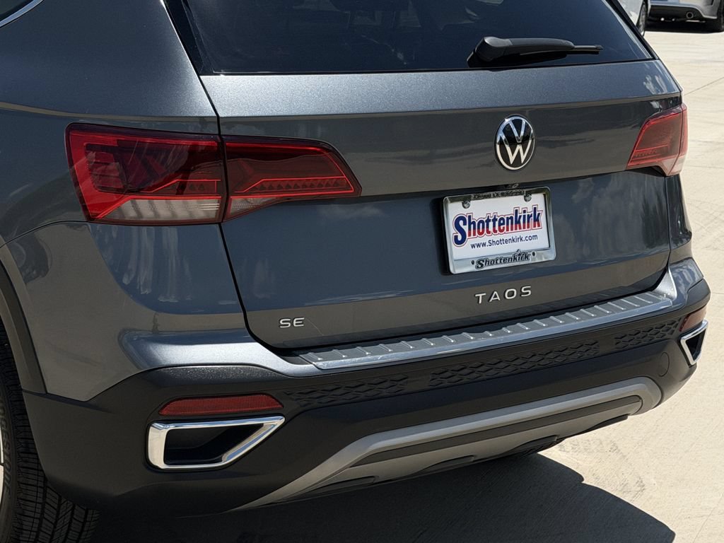 Used 2022 Volkswagen Taos SE w/ IQ.Drive SE Package FWD image 6