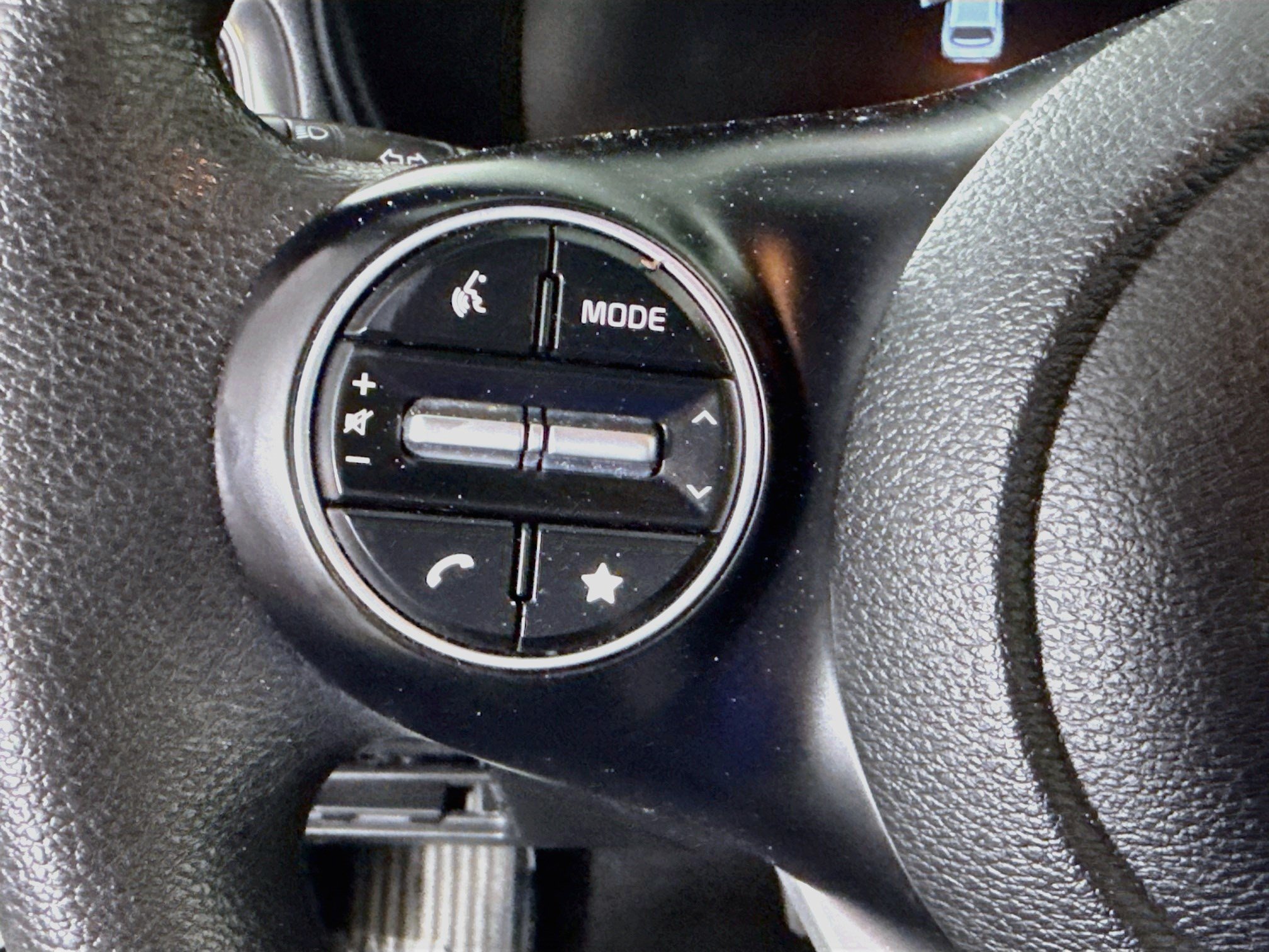 Used 2023 Kia Soul LX w/ LX Technology Package FWD image 14
