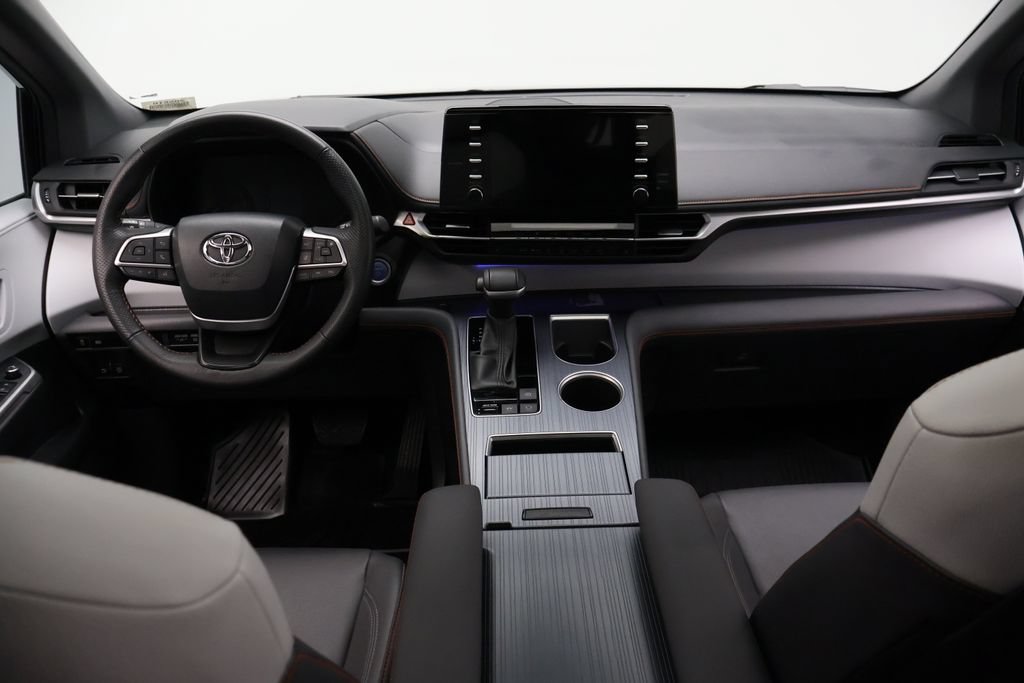 Certified 2024 Toyota Sienna XSE FWD image 23