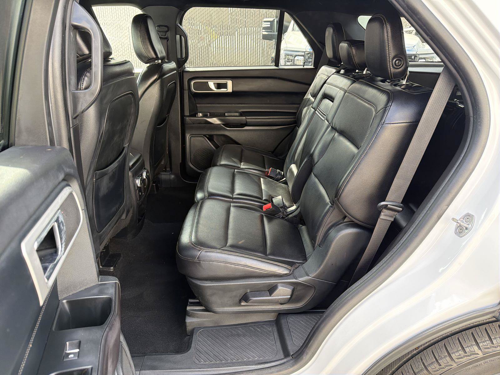 Used 2020 Ford Explorer XLT w/ Equipment Group 202A RWD image 23