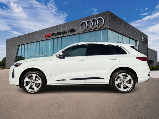 Certified 2025 Audi Q5 Premium Plus AWD/4WD image 2