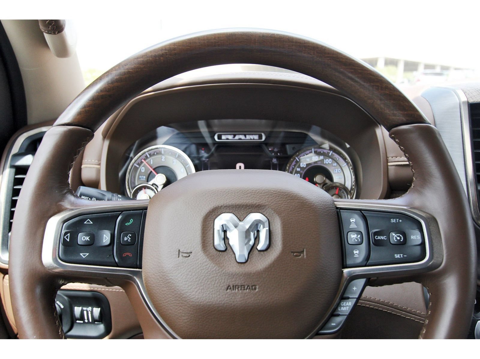 Used 2019 RAM 1500 Limited RWD image 16