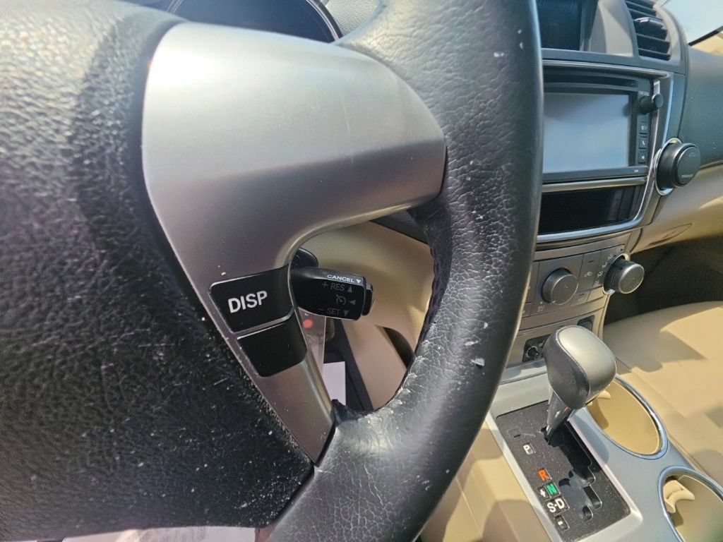 Used 2013 Toyota Highlander SE AWD/4WD image 18