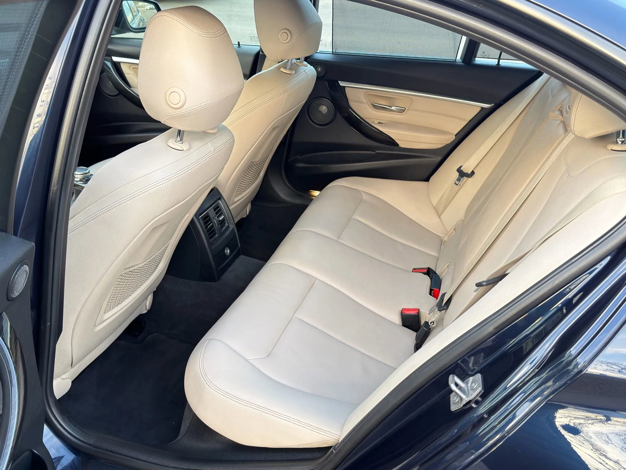 Used 2016 BMW 328i Sedan image 11