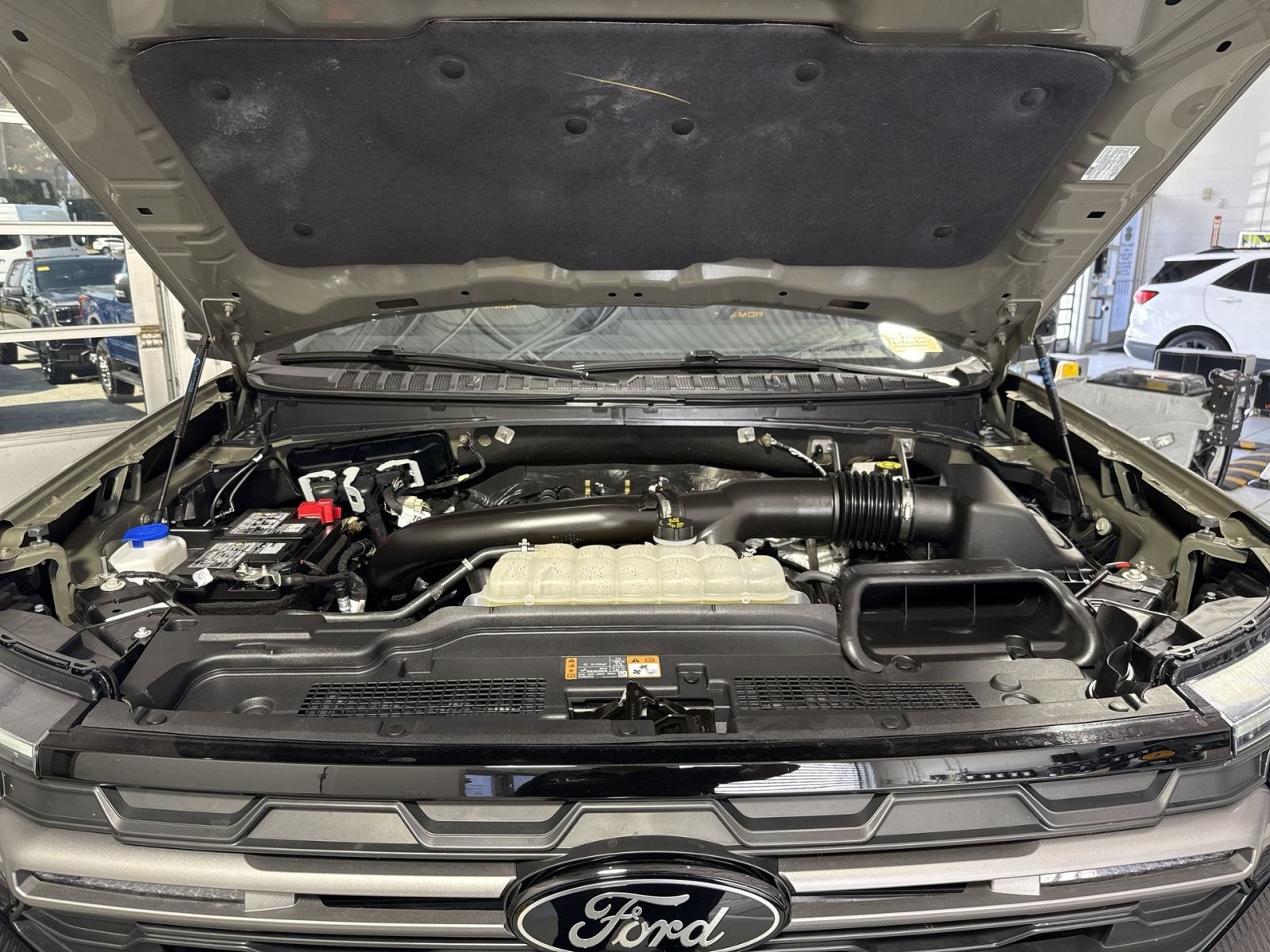 Used 2025 Ford Expedition Tremor AWD/4WD image 30