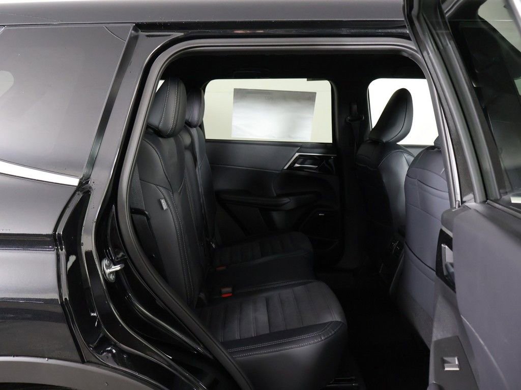 New 2026 Mitsubishi Outlander LE AWD/4WD image 31