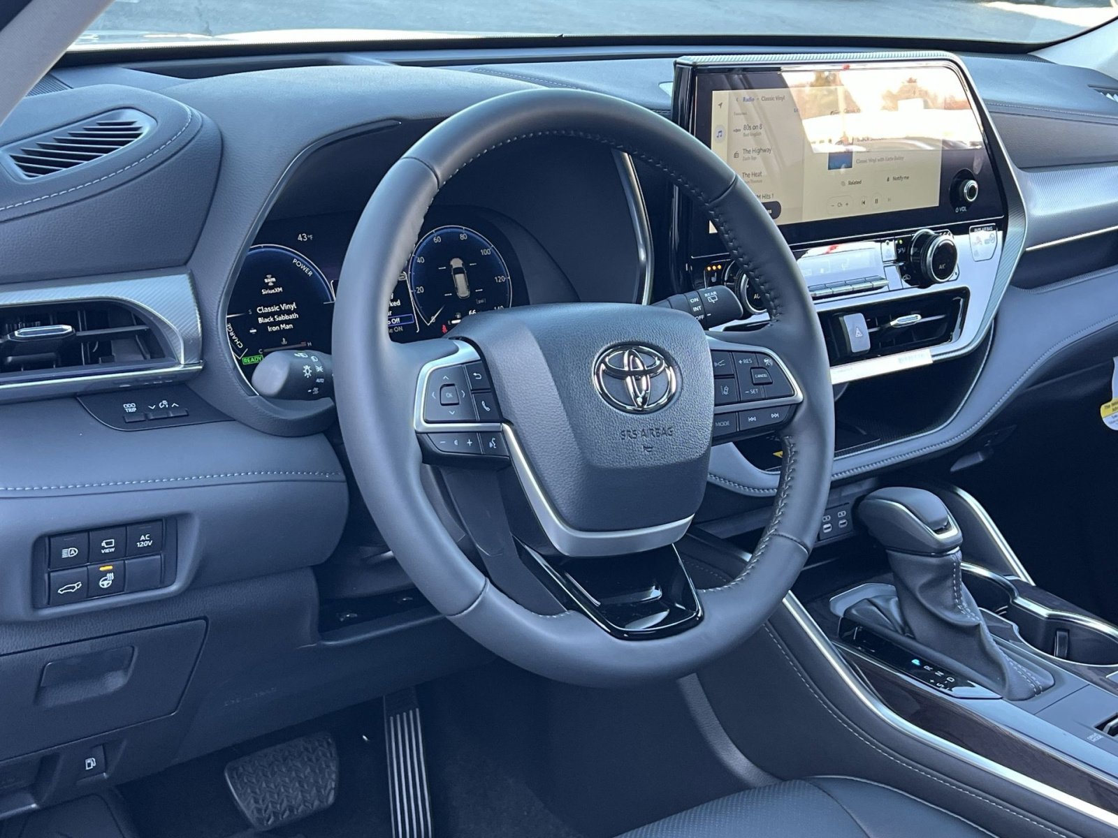 New 2026 Toyota Highlander Platinum image 11