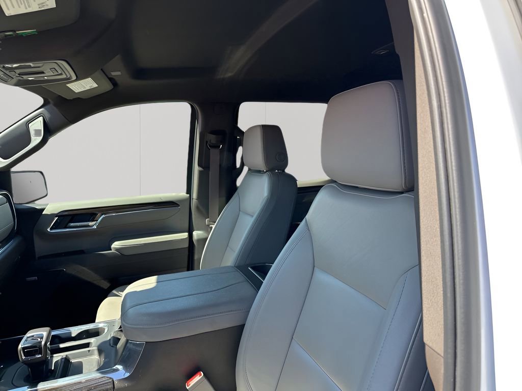 Used 2025 Chevrolet Silverado 1500 LT Trail Boss w/ Convenience Package II image 27