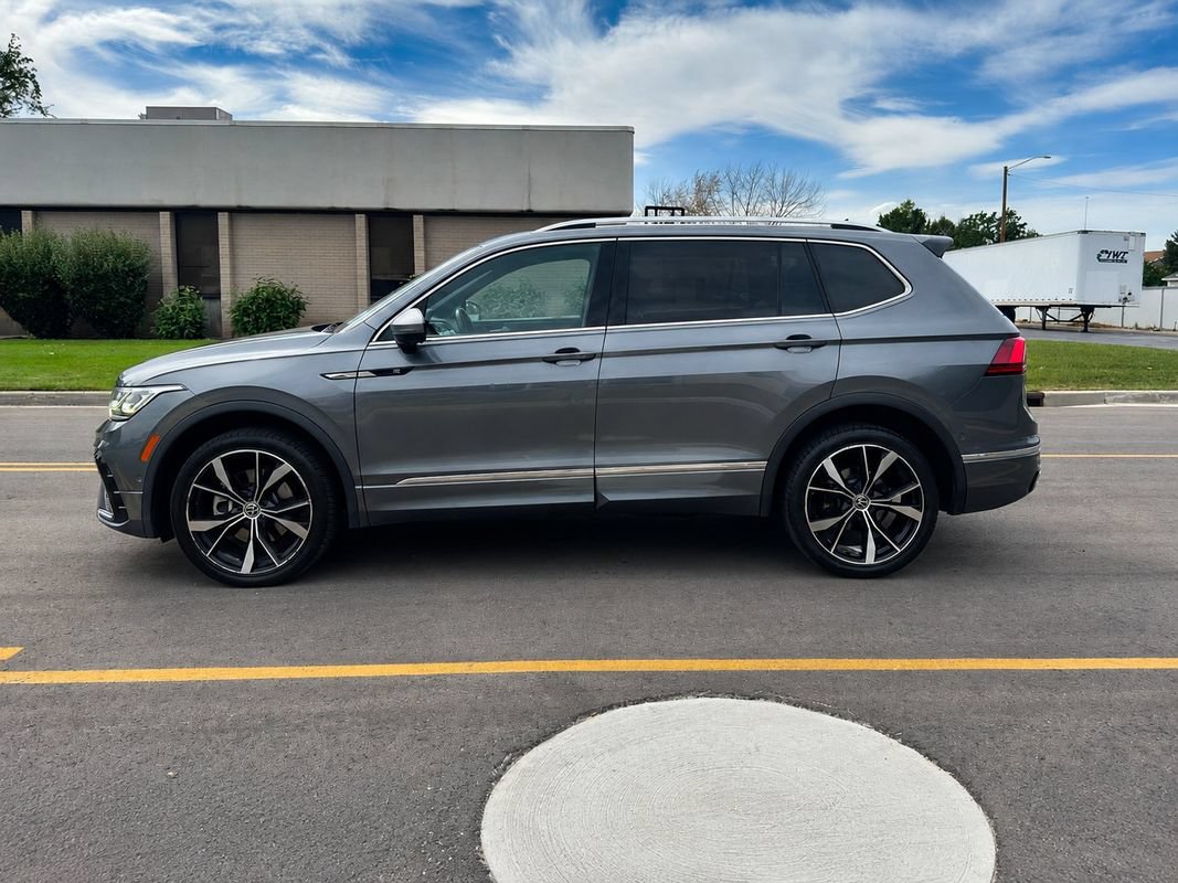 Used 2022 Volkswagen Tiguan SEL R-Line AWD/4WD image 2