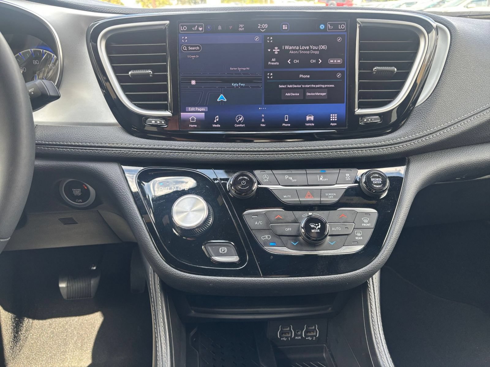 Used 2025 Chrysler Pacifica Limited FWD image 16