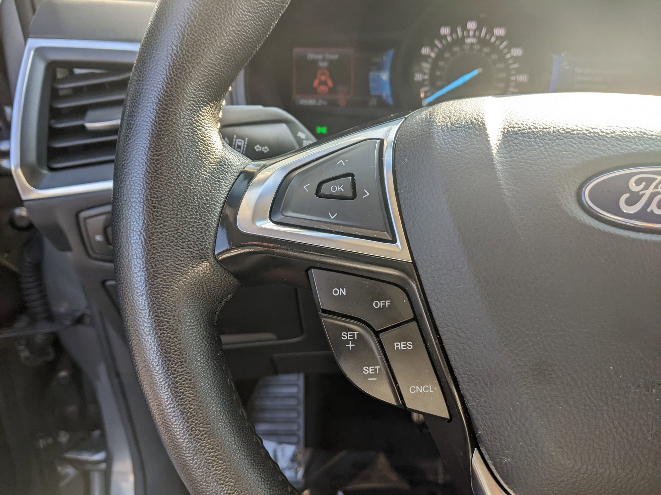 Used 2024 Ford Edge Titanium image 21