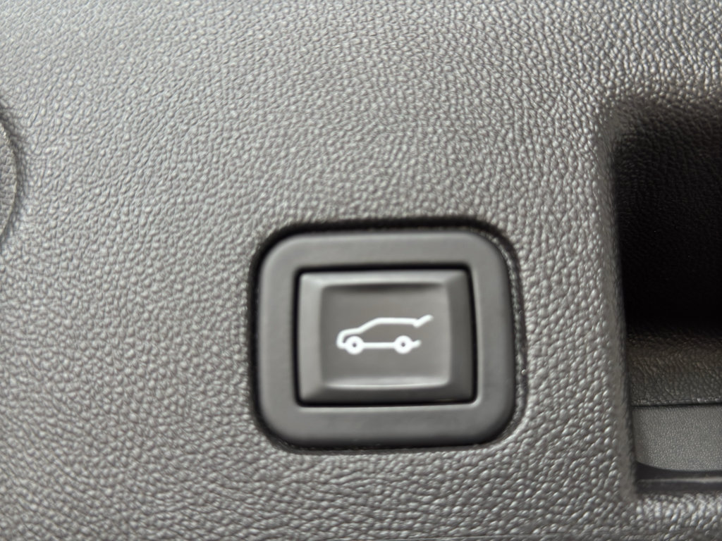 Used 2023 Chevrolet Equinox LT AWD/4WD image 22
