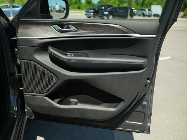 New 2026 Jeep Grand Cherokee Altitude AWD/4WD image 20
