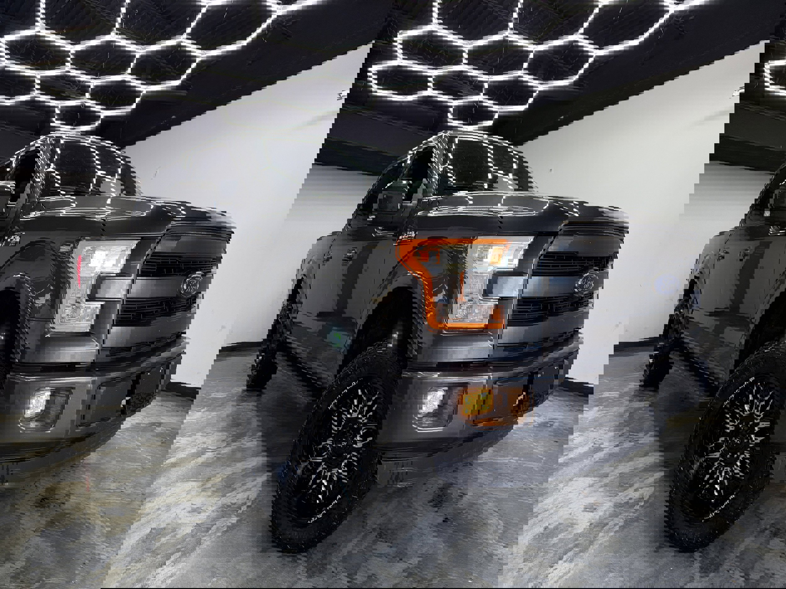 Used 2016 Ford F150 Lariat w/ Equipment Group 502A Luxury image 6