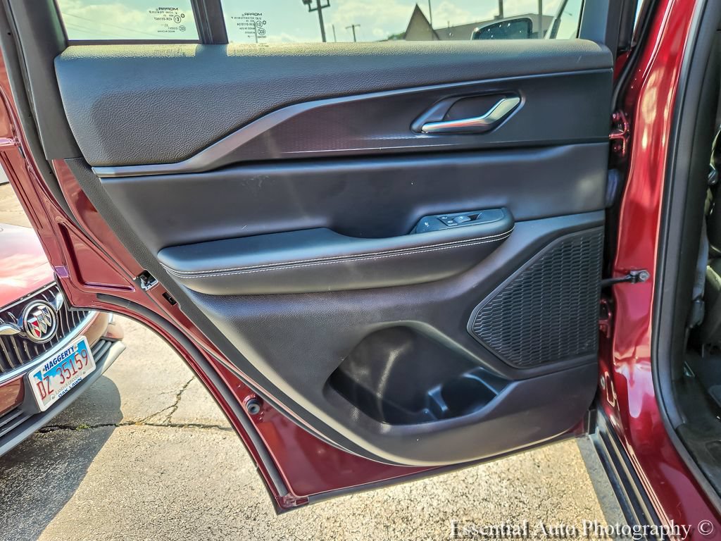 Used 2024 Jeep Grand Cherokee Altitude AWD/4WD image 17