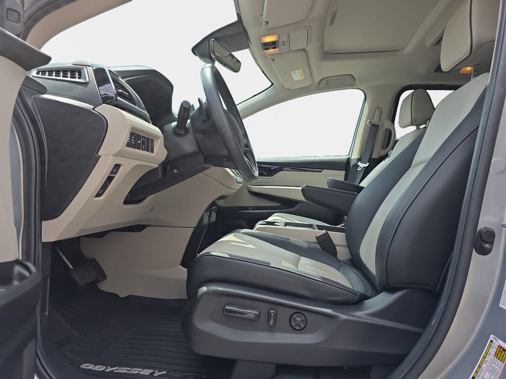 Certified 2025 Honda Odyssey Elite image 12