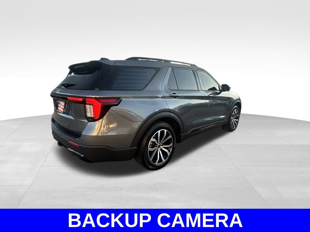 Used 2025 Ford Explorer ST-Line w/ Premium Package image 4