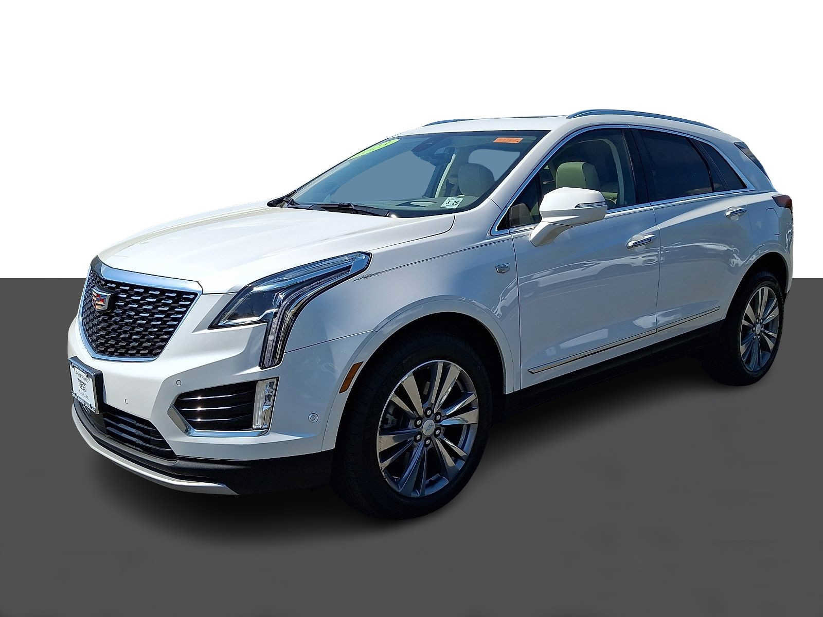 Used 2024 Cadillac XT5 Premium Luxury w/ Technology Package AWD/4WD image 3